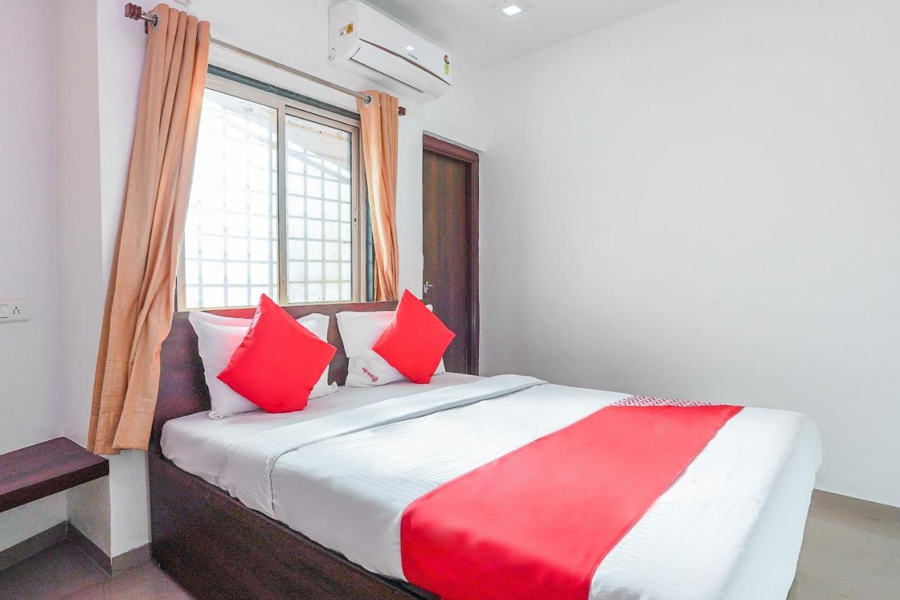 Oyo Flagship 70264 Hotel Vrindavan Mangvadi Экстерьер фото
